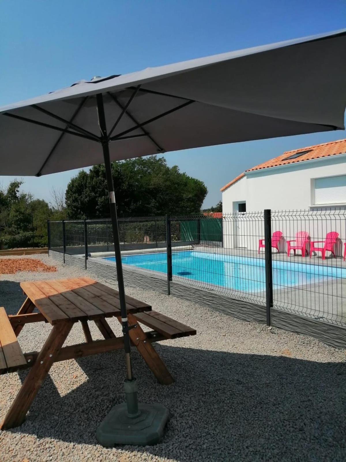Au Logis Des Muriers Vairé 外观 照片